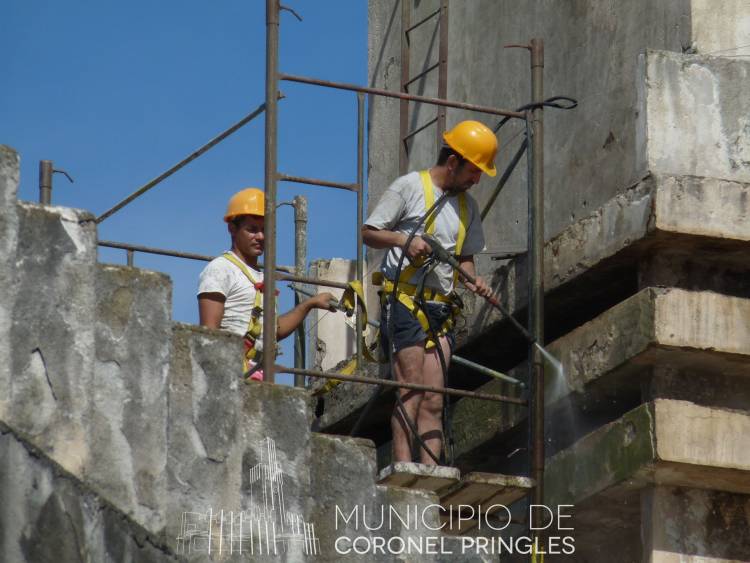 En el edificio del ex Matadero Municipal se reiniciaron los trabajos de hidrolavado