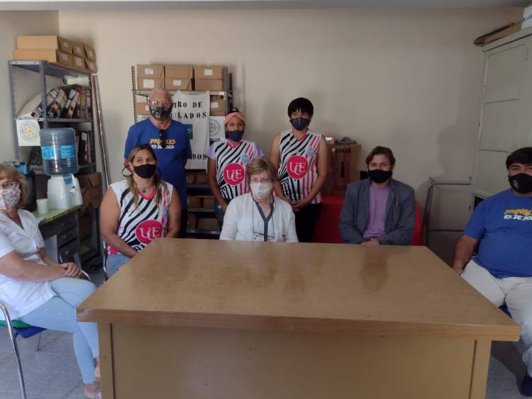 Intentan cambiarle la cara al Centro de Jubilados
