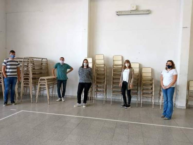 Las escuelas primero que todo