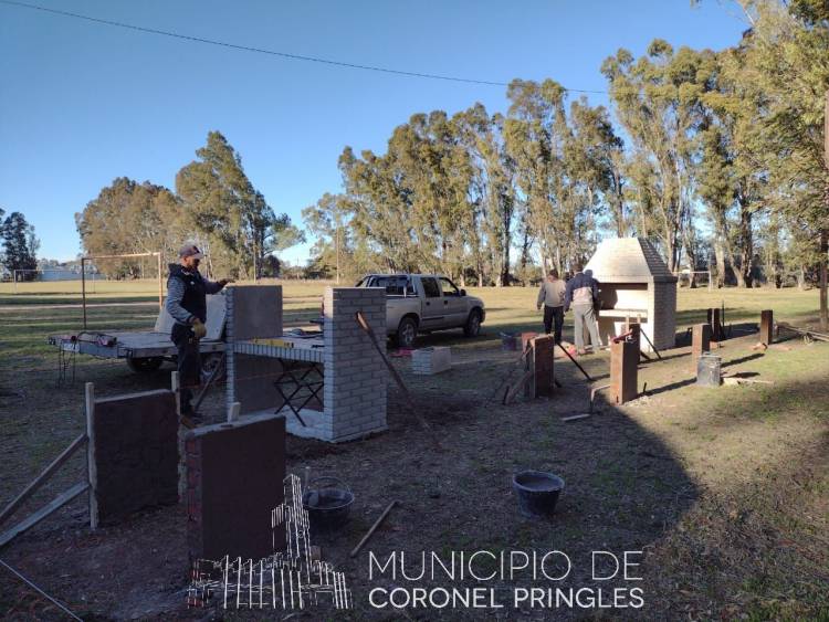 Continúan las mejoras en el Polideportivo de Indio Rico
