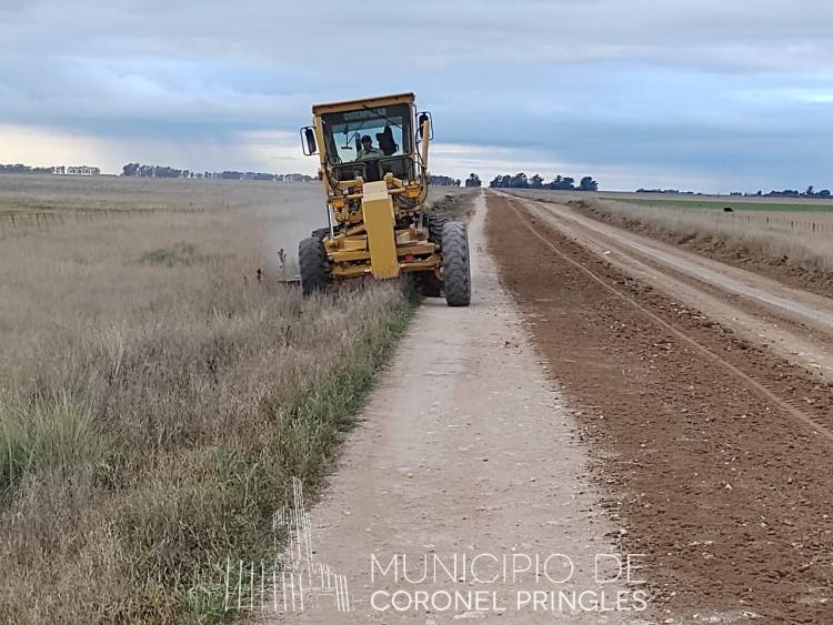 Consolidación, refacción, nivelación, desagües y perfilado en caminos provinciales