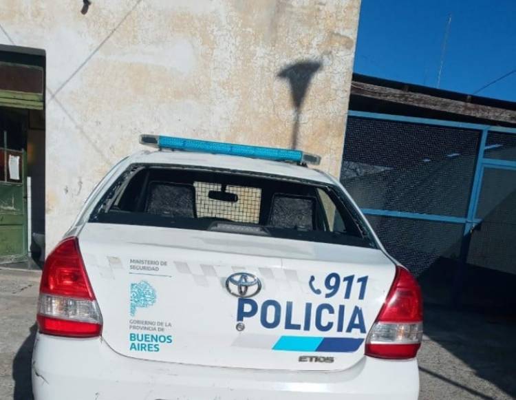 Daño a un móvil policial, robo recomendación de estafas