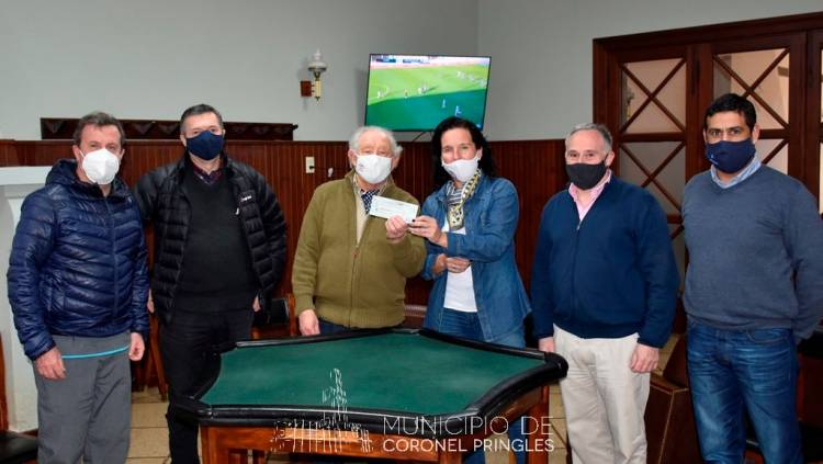 Divisorio, Club de Pelota e Independiente recibieron ayuda económica