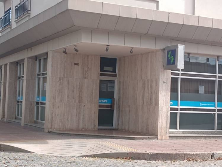 HCD: Disponen un sector de "Prohibido Estacionar" en ANSES