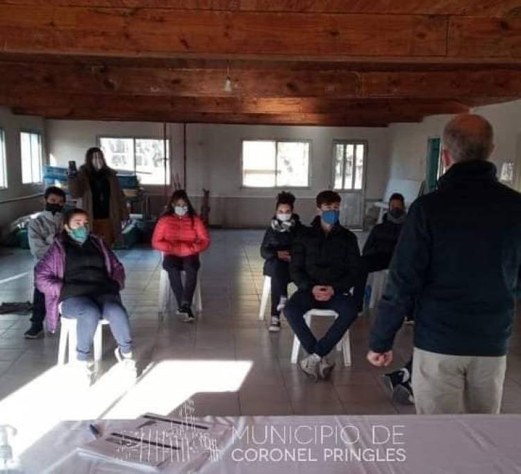 Charla del voto joven en Indio Rico