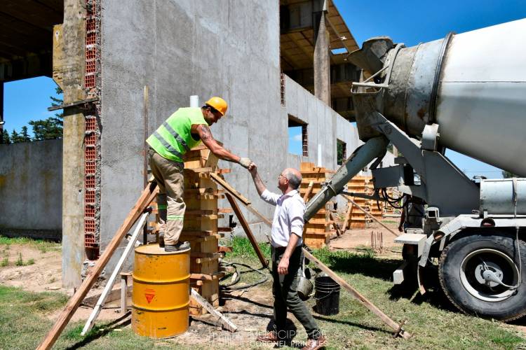 Matzkin supervisó obras del Balneario local