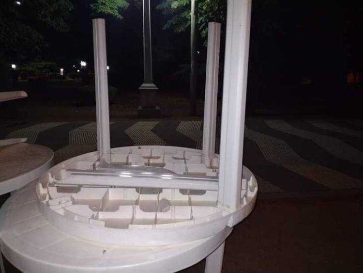 Disturbios y daños en la Plaza Pringles