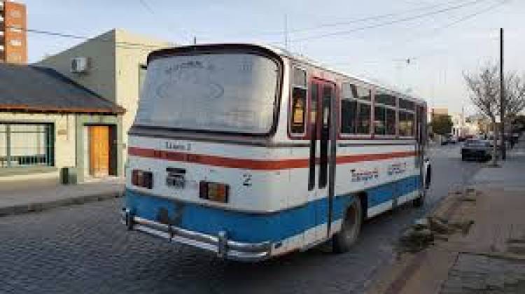 "Hay vecinos preocupados por la falta de transporte en el Barrio Roca"