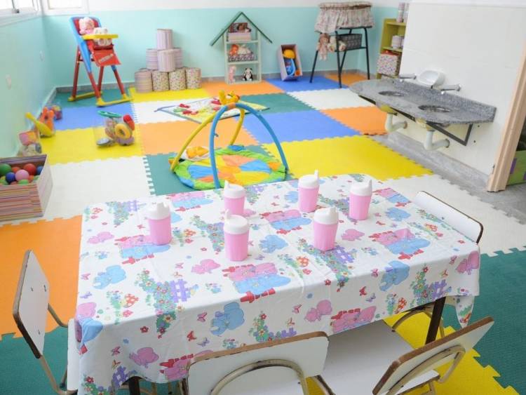 HCD: Proponen crear Salas Maternales en Escuelas Secundarias