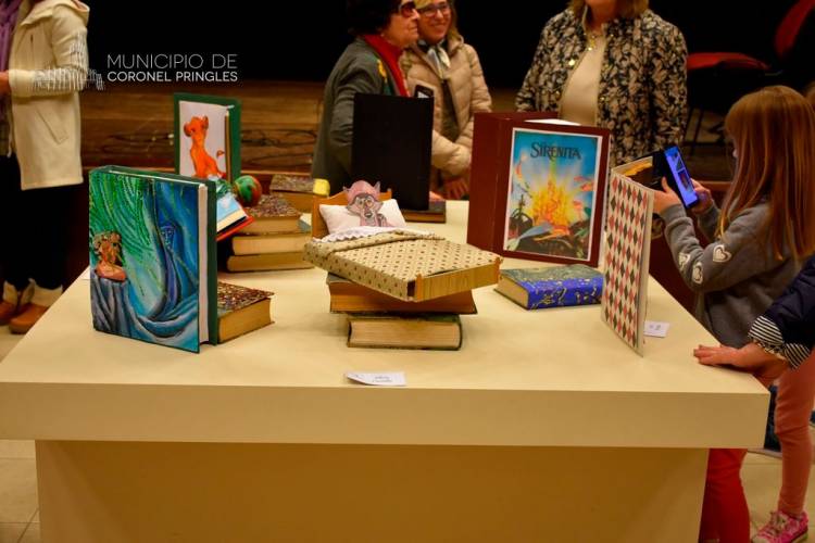 Buen marco de público convocó la muestra “Había una vez…” del Taller de Arte Fader
