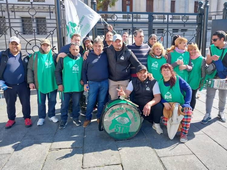 Masiva movilización de municipales bonaerenses y el saludo de CFK