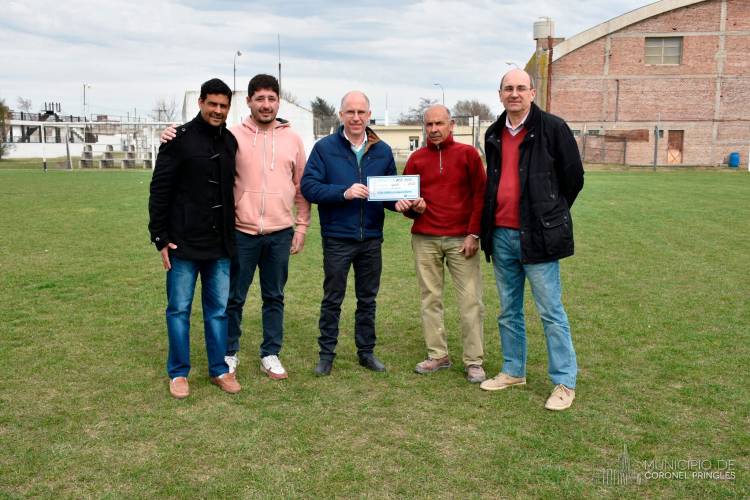 Entidades deportivas recibieron ayuda económica