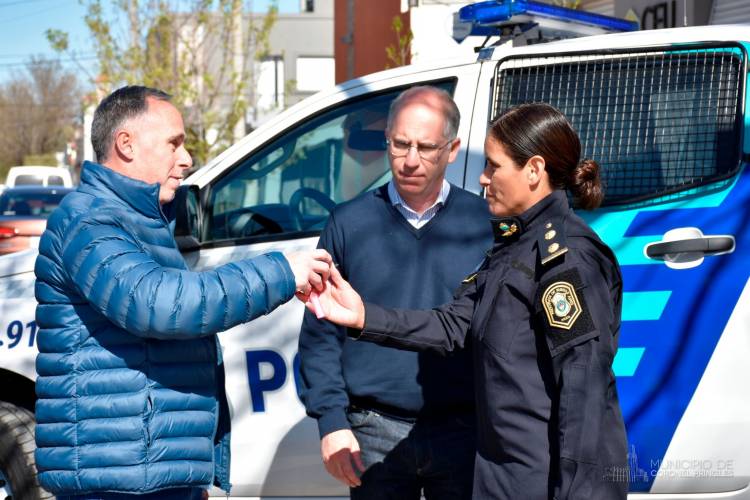 Nuevos vehículos policiales 0km para el Destacamento Policial de Indio Rico y la Comisaría de la Mujer y la Familia de nuestra ciudad