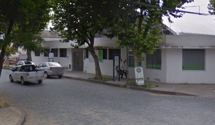 El Voluntariado Vanoli dice que no se les respeta el estacionamiento frente al edificio