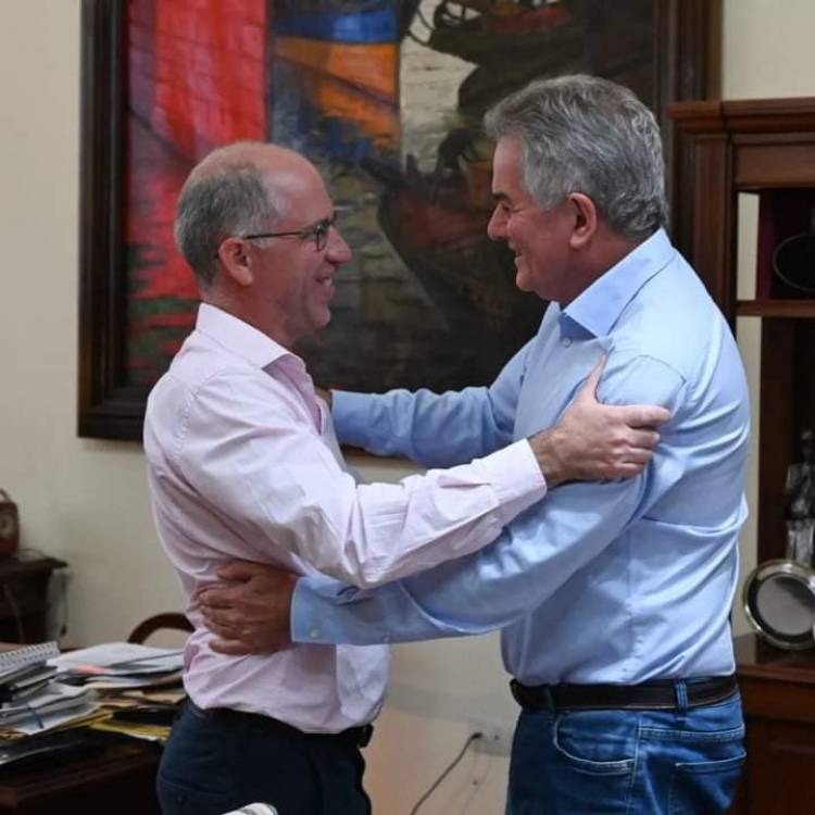 Firma de convenio con Bahía para modernizar los exámenes de conducir