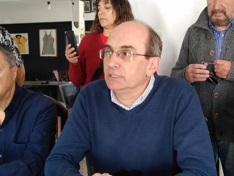 "Si esto prospera evaluamos retirarnos"