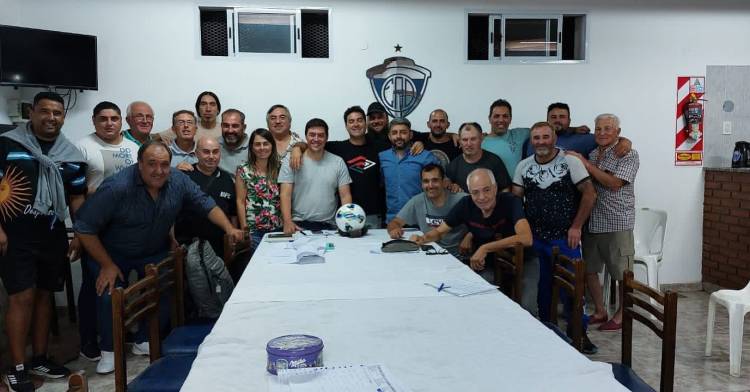 Fútbol: Las Ligas de Pringles y Dorrego se juntaron para solucionar desavenencias surgidas en el Torneo Regional
