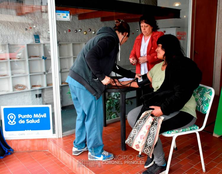 Controles gratuitos de tensión arterial y consejería médica y nutricional