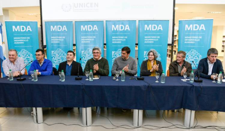 "Las cooperativas son las únicas que pueden desagregar los mercados y democratizar los sistemas agroalimentarios"