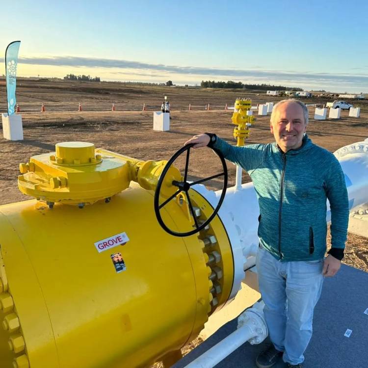 Iñaki Letona estuvo en la inauguración del Gasoducto Kichner