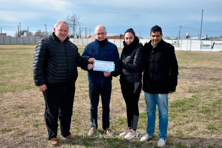 El Jefe Comunal Lisandro Matzkin entregó ayudas económicas a dos clubes locales