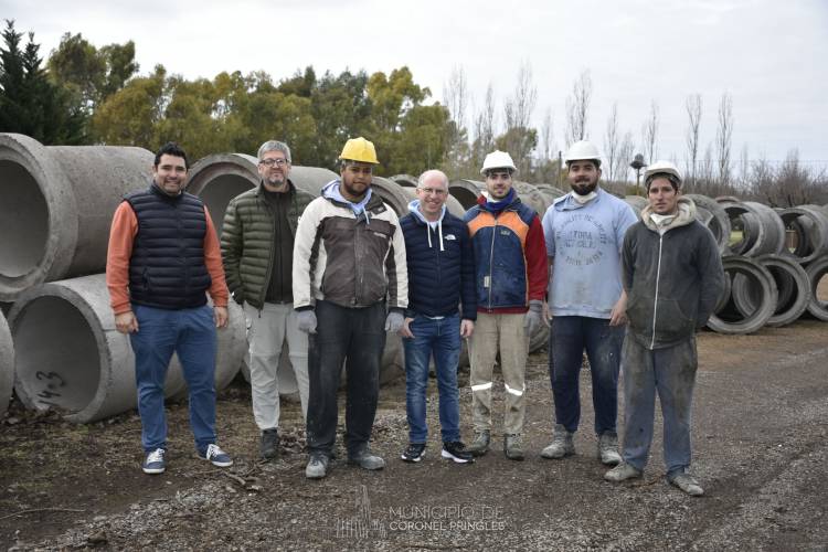 Matzkin visitó la Planta de Fabricación de Tubos de Hormigón