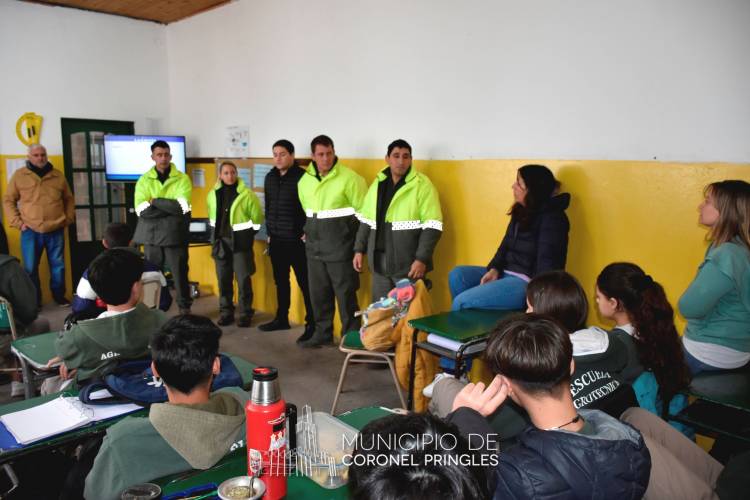 Charlas de seguridad vial en escuelas pringlenses