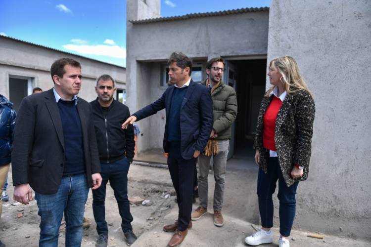 Kicillof recorrió avances de obras de hábitat e infraestructura educativa
