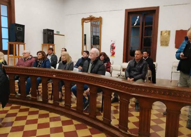 Comerciantes piden la revisión de las tarifas cobradas