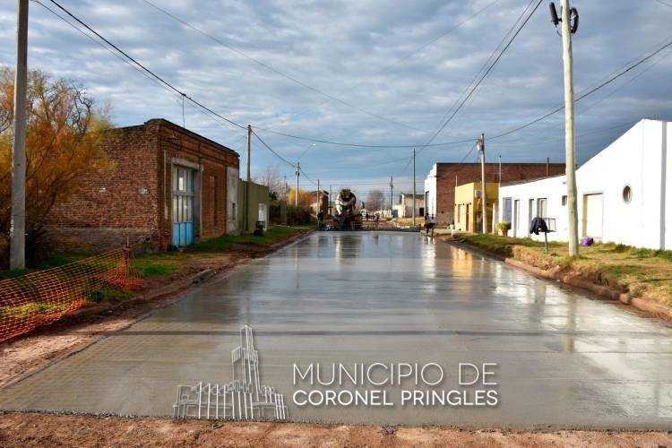 Se suma una nueva cuadra de pavimento urbano en la ciudad