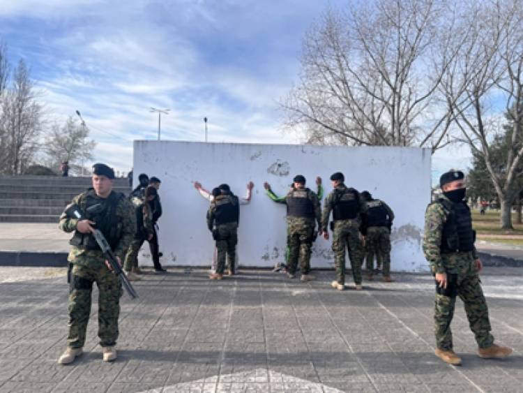 Policial: Infracciones y aprehensiones en importante operativo en la ciudad