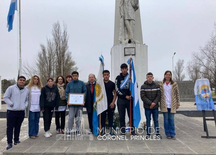 Acto 17 de agosto: La Escuela Especial Nº 501 recibió la Orden del Cruce de Los Andes