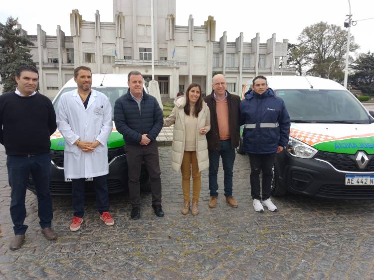 Nuevos vehículos para el Hospital Municipal e Indio Rico