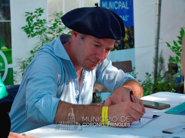 Presentación del libro Un enigmático viaje al infinito del silencio