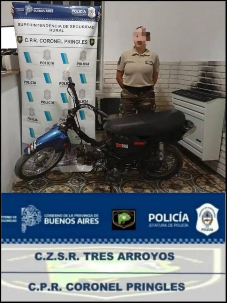CPR: Aprehensión de dos masculinos y secuestro de moto vehículo