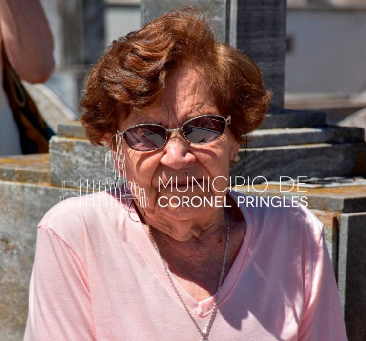 Homenaje a la memoria de Elenita Troilo