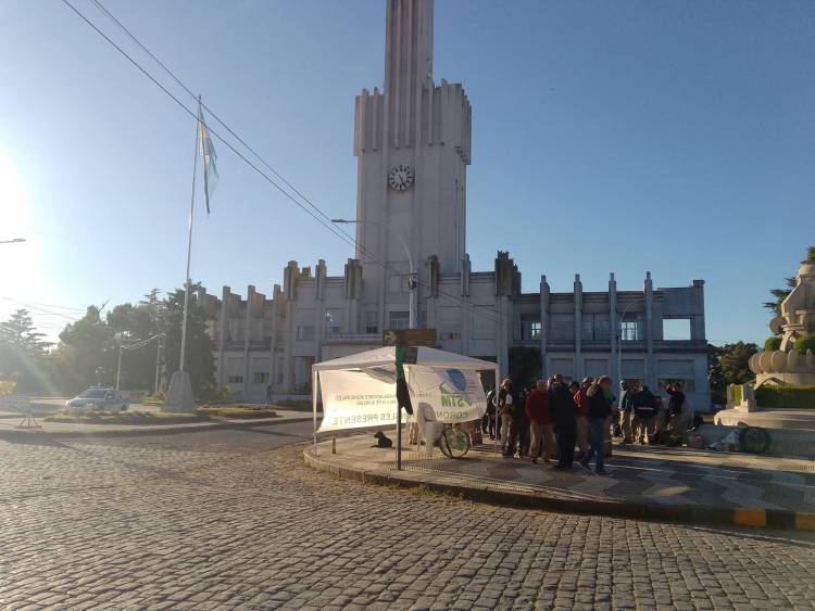 "Creo que el Ejecutivo local ha reconocido al empleado municipal"