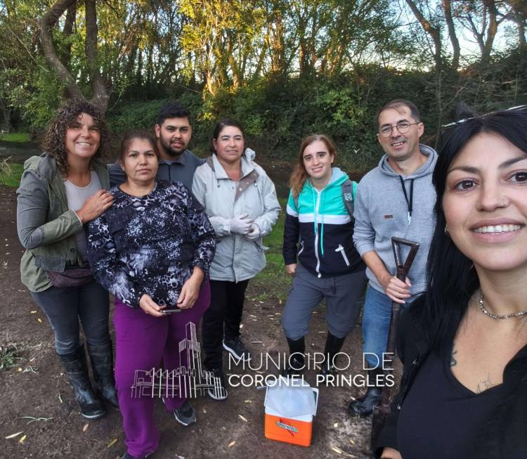 Alumnos de la UPSO en una salida taller