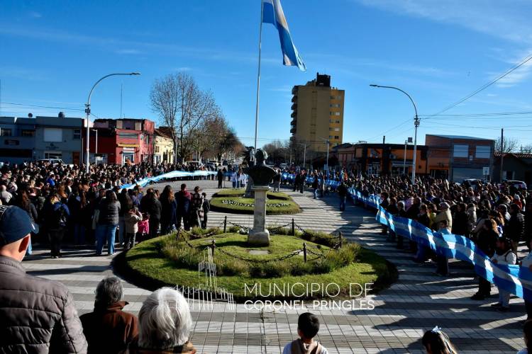 Coronel Pringles conmemoró el Día de la Bandera