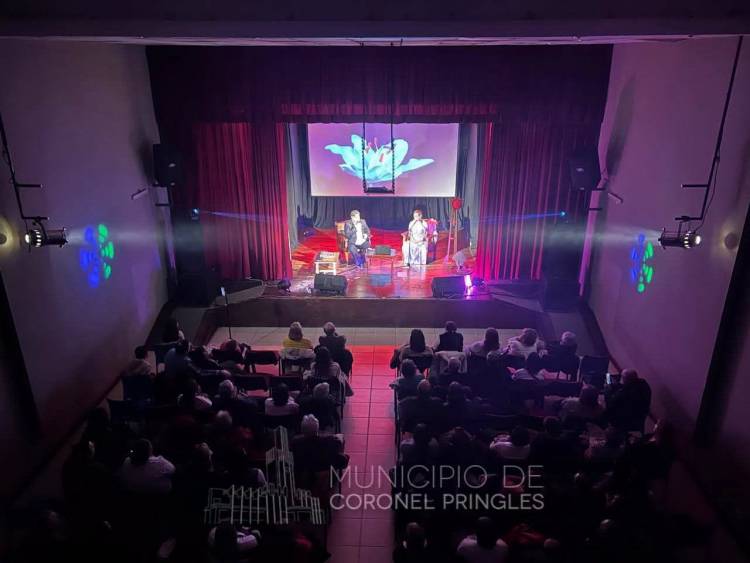 Gran convocatoria para el show lírico pop en Casa del Bicentenario