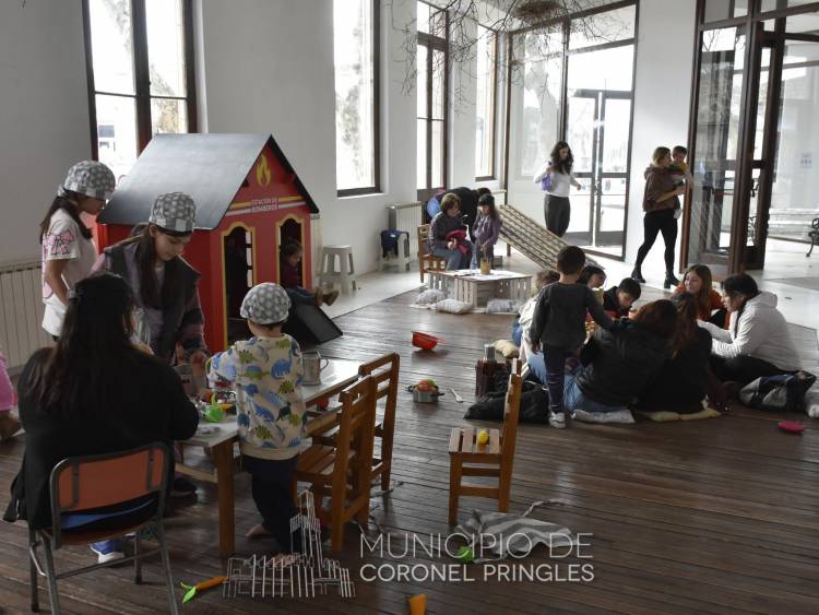 Una tarde de juegos, cuentos y diversión en Casa del Bicentenario