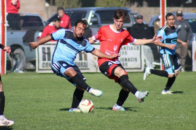 Independiente de San José goleó a Leandro N. Alem